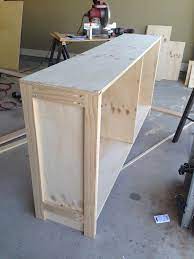 Für den sockel werden die beiden 120cm langen bretter und zwei der 47cm langen bretter mithilfe von kleinen winkeln und schrauben zu einem rahmen verbunden. Sideboard Selber Bauen 49 Diy Ideen Und Anleitung Diy Mobel Zenideen Sideboard Selber Bauen Selber Bauen Schrank Selber Bauen