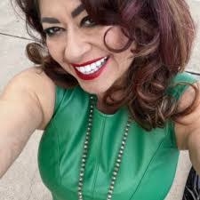 Ellie Wright's Instagram, Twitter & Facebook