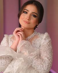 sara_sallam_beauty_center @elwan.photographer @kamilia_mostafa_hairdresser  @almot7agba_dress_group