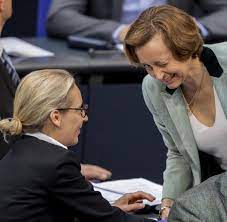 Doch was macht eine partei wie die afd attraktiv für eine moderne und gebildete frau wie alice weidel ? Alice Weidel Aktuelle News Nachrichten Zur Afd Politikerin Welt