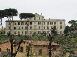 His father was a house painter and his mother was a fishmonger. Casa Per Ferie S Emilia De Vialar Bewertungen Fotos Rom Italien Tripadvisor