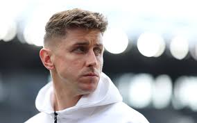 Tom Cairney offered new Fulham contract as midfielder weighs up huge  Wrexham move