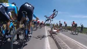 The 2021 tour de france will return to brittany for 4 stages, starting in brest. Tour De France L Impressionnante Chute De Pierre Luc Perichon Dans La 4e Etape Video