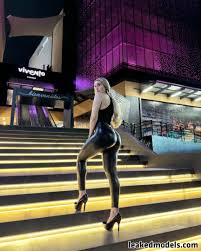 Marisol Dovala provocative poses in bikini