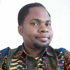 Waziri mkuu wa zamani wa uingereza Sir Wiston Churchill aliwahi kusema*  *_"huwezi kufika mwisho wa safari yako kama utakuwa unasimama kila mahali  kumtupia jiwe kila mbwa anaye kubwekea"_* *▫Kauli hii ina maana