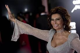 Visualizza altre idee su sophia loren, attrici, celebrità. Sofia Loren Bellissima Senza Eta Al Calendario Pirelli Libero Quotidiano