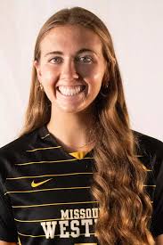 Annie Mcdevitt's Instagram, Twitter & Facebook