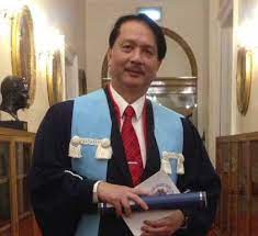 Bagi menyelaraskan pengurusan posting elektif tersebut, surat pekeliling ketua pengarah kesihatan bil. Kenali Datuk Dr Noor Hisham Abdullah Wira Kesihatan Malaysia Iluminasi