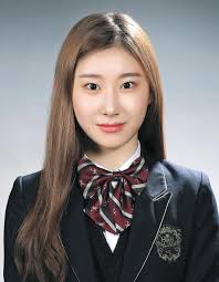 Love At First Sight On Twitter In 2020 Itzy Graduation Photos Kpop Girls