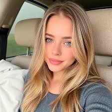 Chat with Lia: The Empathetic Escort nsfw