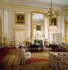Explora la fascinante historia del castillo de windsor, bath y stonehenge con esta excursión de día completo desde londres. The Drawing Room At Windsor Castle Interiores De Castillo Decoracion De Interiores Casas Modernas Interiores