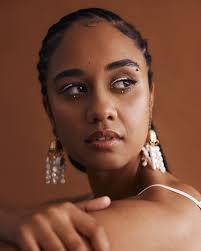 some new beauty outtakes with the gorgeous @skyyyebluue 🤎🤎 model:  @skyyyebluue @organictalentmanagement hair & make up: @teri_roman_artistry  photographer: @wesleywjvr @wjvrstudio jewellery: @jungli.cpt