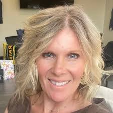 Kim Lowden's Instagram, Twitter & Facebook