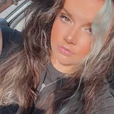 Sel at the castle 🏰 (@selenacuara)