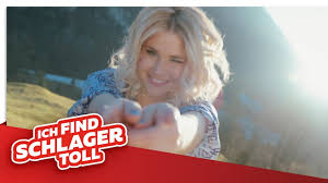 Beatrice egli was born on the 21st of june, 1988. Beatrice Egli Siebe Mal Herz Siebe Mal Schmerz Offizielles Musikvideo Youtube