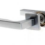 Selain itu ada juga handle pintu yang terbuat dari pipa kosong dengan harga lebih murah namun tetap berkualitas. Harga Handle Pintu Minimalis Juli 2021 Stainless Steel Lengkap Dekor Rumah