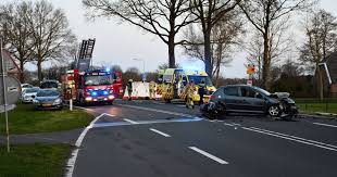 De politie liet eerder al weten dat er negen personen bij het incident betrokken waren. Motorrijder Komt Om Het Leven Bij Ongeval In De Buurt Van Den Ham Twenterand Tubantia Nl