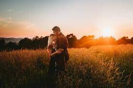 Sunset Engagement Photos That Will Make Your Jaw Drop Sunrise Engagement Photos Engagement Photos Sunset Couple Photography