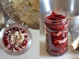 Se rade sfecla rosie pe razatoarea mare. Salata De Sfecla Rosie Cu Hrean La Borcan Bucataresele Vesele