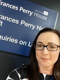 Clarissa Betts's Instagram, Twitter & Facebook