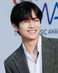 Pin By Bae Qil On Taehyung Taehyung Smile Bts Taehyung Taehyung