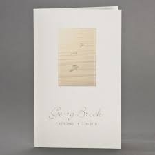 Denn sie hinterlassen spuren in unseren herzen. „das schönste, was ein mensch hinterlassen kann, ist ein lächeln im gesicht derjenigen, die an ihn denken. „mit dem tod eines geliebten menschen verliert man vieles, niemals aber die gemeinsam verbrachte zeit. „die trauer hört niemals auf, sie wird ein teil unseres lebens. Cremeweisse Trauerkarte Spuren Im Sand Zur Anzeige Nach Sterbefall Sonstige Anlasse Trauerkarten Trauer Anzeige Karten Alle Karten De