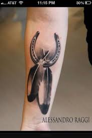I Want This On The Back Of My Shoulder Horse Tattoo Idee Per Tatuaggi Tatoo Tatuaggi