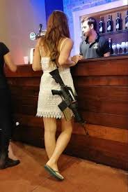In Israel If You Are In The Active Military You Must Carry Your Weapon With You At All Times Imgur Idf Women Female Soldier Girl Guns