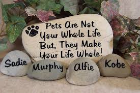 Engraved Pet Memorial Stone With Name Stones Pet Memorial Stones Pet Memorials Memorial Stones