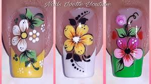 Las uñas decoradas con flores con relieve no son la mejor opción para el día a día por su obvia textura que puede escamarse más fácilmente. 3 Modelos De Unas Con Flores Decoracion De Unas Flores Unas Decoradas Con Flor Youtube