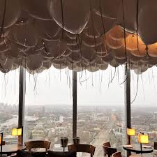 Oblix London Restaurant Restaurant Party Restaurant Decor New Year S Eve Balloon Ceiling New Years Eve Decorations Ceiling Decor Decor