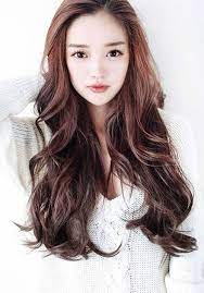 Growing out your hair isn't a problem, choosing the perfect style is. 6 Hairstyles To Turn Round Face Into V Line Face In A Snap Ulzzang Hair Asian Hair Long Hair Styles