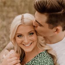 Madison Toombs's Instagram, Twitter & Facebook