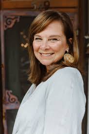 Leann Gregory's Instagram, Twitter & Facebook