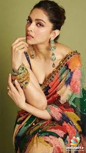 Deepika Padukone Photos Bollywood Actress Photos Images Gallery Stills And Clips Indiaglitz Com Her mother tongue is konkani. deepika padukone photos bollywood