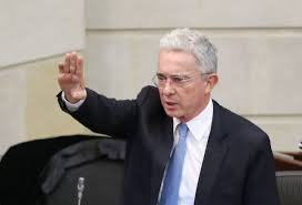 La declaración de renta del senador álvaro uribe correspondiente al año gravable 2018 ya se puede consultar en la página del departamento sus ingresos brutos por rentas de trabajo, durante 2018, fueron de 456'945.000 pesos. Declaracion De Renta De Alvaro Uribe Velez Rcn Radio