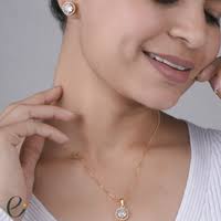 Unique Pearl Fox Diamond Necklace