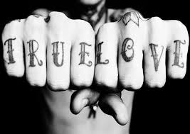 True Love Tattoo Tatouages Mains Idees De Tatouages Tatouage Amoureux