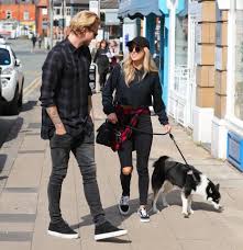 Instagram 'da paylaştığı fotoğraflarla takipçilerinin dikkatini çeken sophia thomalla, aldığı son kararla sevenlerini şaşırttı. Pin On Mens Fashion Smart