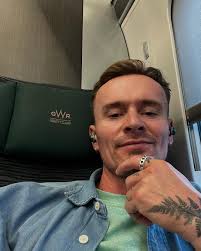 May Dump. Trying to up my selfie game 😜