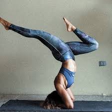 Beautiful Forearm Headstand Pose Asiaalexaw In 2020 Headstand Poses Headstand Yoga Headstand