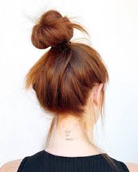 This hairstyle looks so sophisticated, but it's also super easy to do. 20 Easy Hairstyles For Long Hair In 10 Seconds Or Less