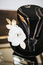 Black And Gold Marble Cake Chic Gold And Black Marble Wedding Cake Weddingideas Blackweddingcakes Weddingcake Cool Wedding Cakes Black And Gold Cake Black Wedding Cakes