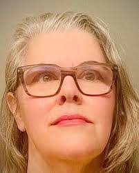 Noelle Hillman's Instagram, Twitter & Facebook