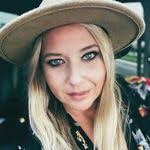 Amanda Bouse's Instagram, Twitter & Facebook