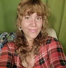 Stephanie Bashford's Instagram, Twitter & Facebook