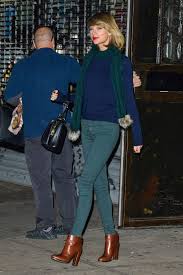 Taylor swift hair taylor swift facts taylor swift style taylor swift pictures taylor alison swift red taylor in pantyhose nylons coats for women. Taylor Swift In Green Tight Jeans 22 Gotceleb