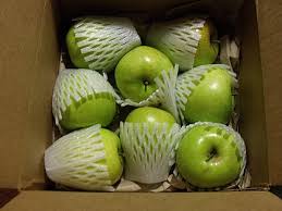 The world is full of friends and food. Green Dragon Apples Mama Likes To Cook