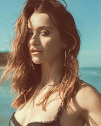 Lucie (@lucieguest) • Instagram photos and videos