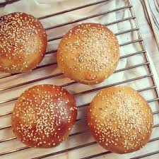 Pains A Hamburger Bowl Spoon Recette Recette Buns Blog Recette